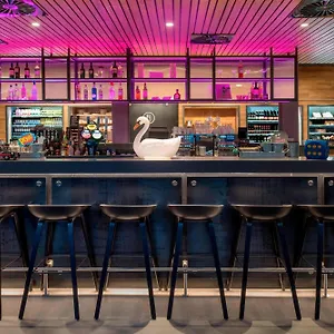 מלון Moxy Stratford