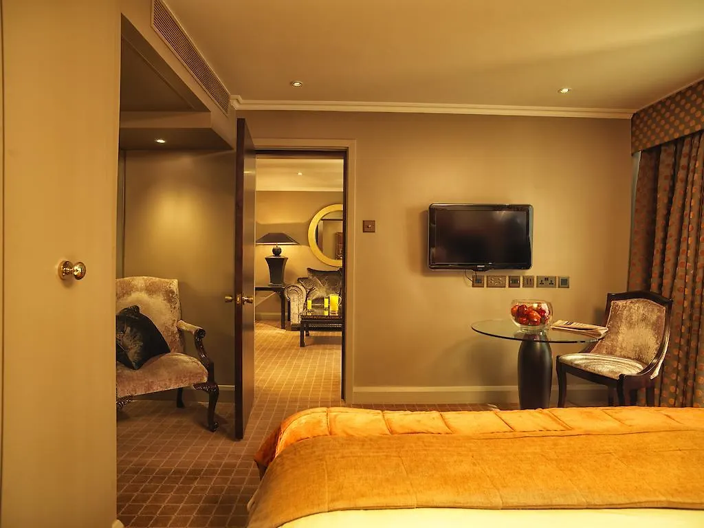 Radisson Blu Hotel, London Heathrow Χίλινγκτον 4*,